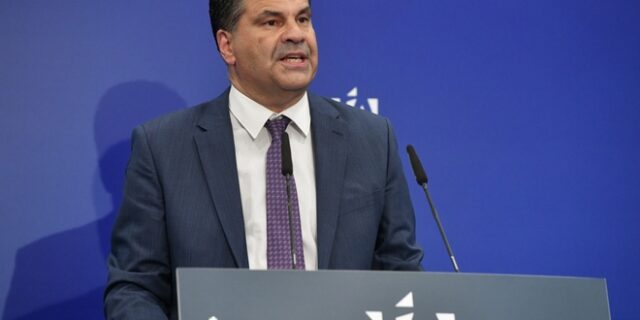 “Μασάζ” Στεργίου στα μέλη των οργανώσεων εξωτερικού της ΝΔ για την ψήφο των αποδήμων