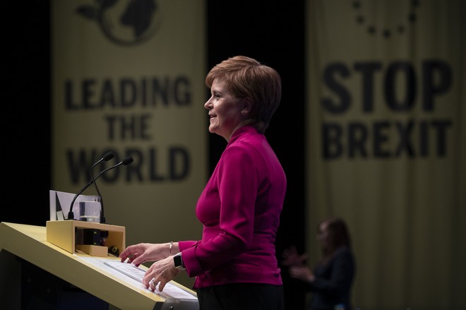 Η Πρωθυπουργός της Σκωτίας κατηγορείται για παραπλάνηση του κοινοβουλίου