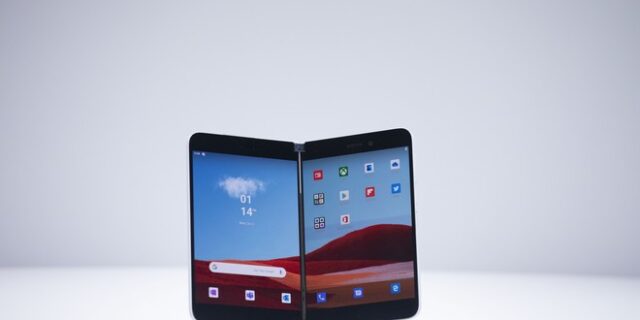 Microsoft Surface Duo: Έκπληξη με dual – screen Android smartphone