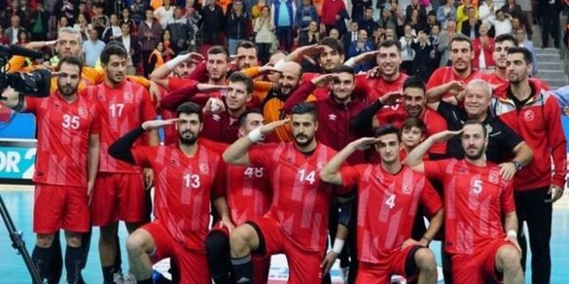 Εκτός Ολυμπιακού ο Αλί Τινκίρ για το στρατιωτικό χαιρετισμό με την Τουρκία