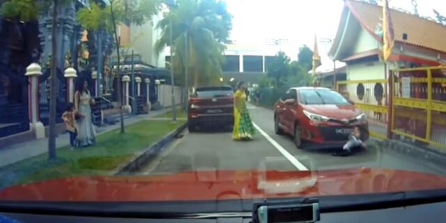 Βίντεο: Αυτοκίνητο πατάει μικρό παιδί – Δεν θα πιστέψεις τι γίνεται μετά