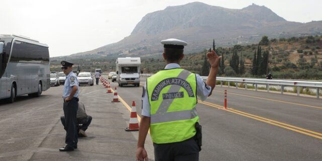28η Οκτωβρίου: Αυξημένα μέτρα Τροχαίας για την έξοδο των εκδρομέων