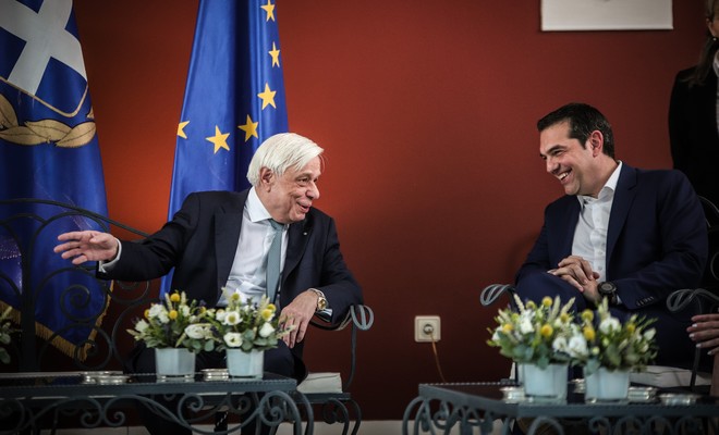 Ο ΣΥΡΙΖΑ επιμένει ως το τέλος στην πρότασή του για τον Προκόπη Παυλόπουλο