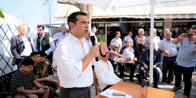 Η μαντινάδα που είπαν στον Τσίπρα για τη Συμφωνία των Πρεσπών