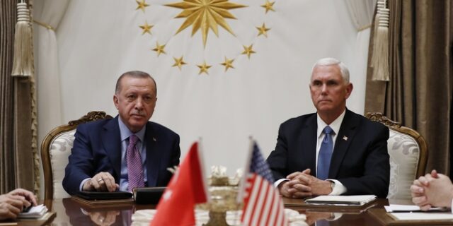 Κατάπαυση του πυρός στη Συρία: Το παρασκήνιο της συνάντησης Πενς – Ερντογάν