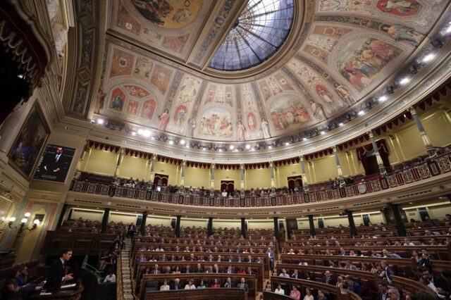 Ισπανία: “Θα απαντήσουμε με σθένος και σαφήνεια σε πιθανούς δασμούς των ΗΠΑ”