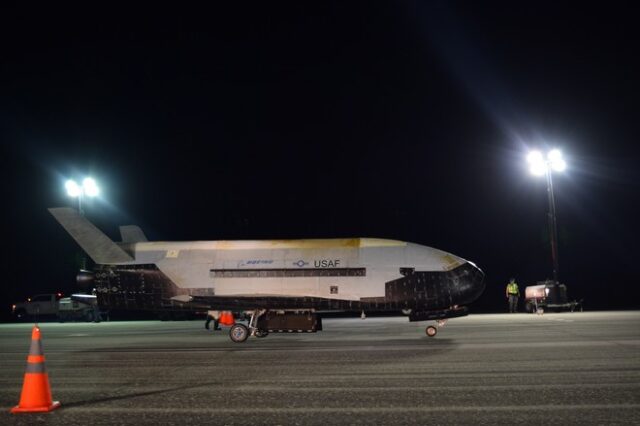 ΗΠΑ: Το διαστημοπλάνο Χ-37Β επέστρεψε από μυστική αποστολή-ρεκόρ 780 ημερών