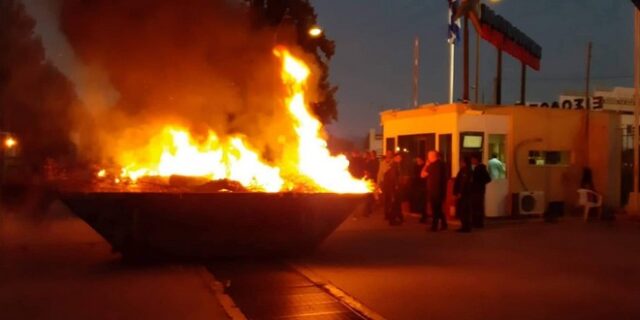 Νέος αποκλεισμός της Εθνικής Οδού από τους εργαζόμενους της Χαλυβουργικής