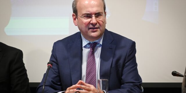 ΔΕΗ: Τέλος η μονιμότητα – Έρχεται εθελουσία έξοδος