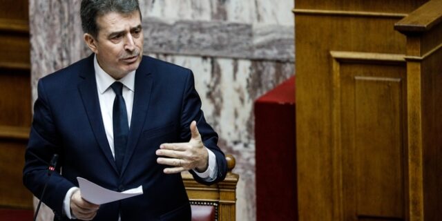 Χρυσοχοΐδης: Στις 68.000 οι αιτήσεις για άσυλο κι ενώ οι βάρκες συνεχίζουν να έρχονται