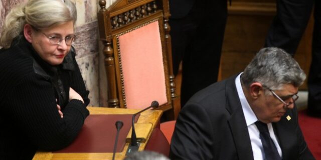 Απολογείται η Ζαρούλια και προϊδεάζει για Μιχαλολιάκο