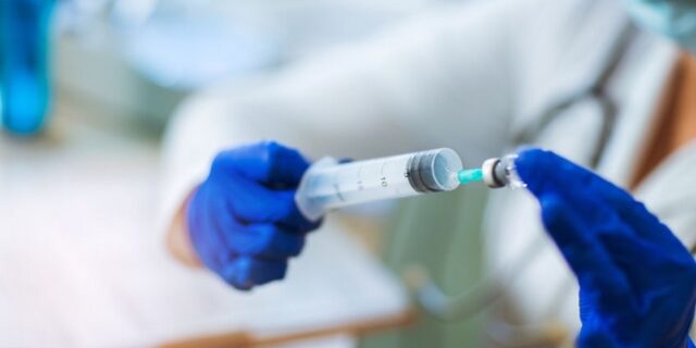 ΠΟΥ: Η επιδημία δεν πρέπει να οδηγήσει σε παραμέληση του εμβολιασμού