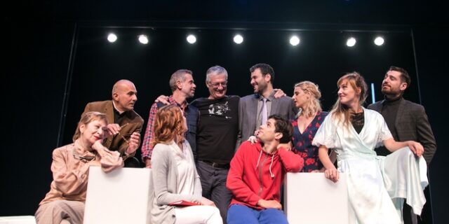 “Ποιος σκότωσε τον σκύλο τα μεσάνυχτα”: Μία παράσταση αφιερωμένη στη μνήμη του Ζακ Κωστόπουλου