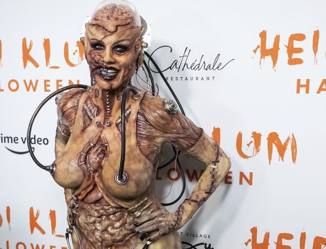 Heidi Klum: Το “τερμάτισε” με το φρικιαστικό κοστούμι της για το φετινό Halloween