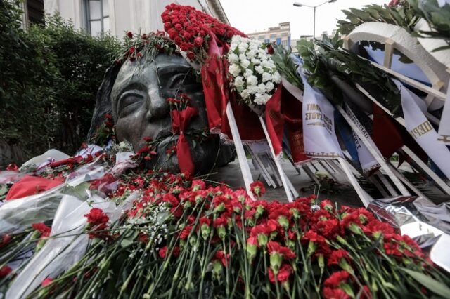 Επέτειος Πολυτεχνείου: Πλήθος κόσμου και μεγάλη συγκίνηση – Η τρίτη μέρα σε φωτογραφίες