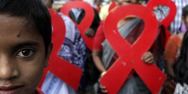 Παγκόσμια Ημέρα κατά του AIDS: Εκδηλώσεις σε Αθήνα και Θεσσαλονίκη