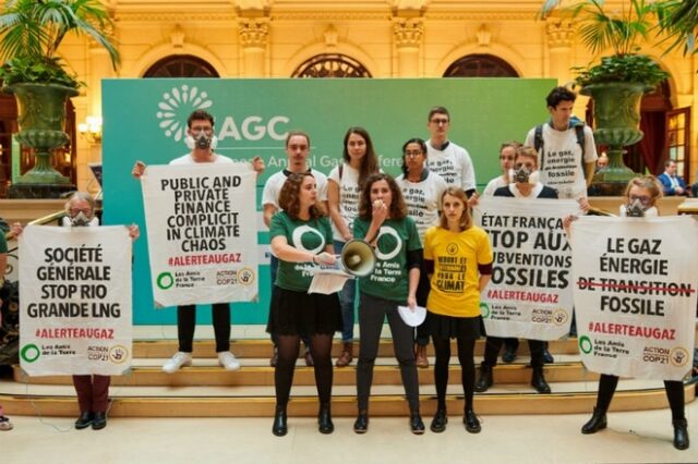 Γαλλία: Καθιστική διαμαρτυρία ακτιβιστών για το κλίμα διέκοψε συνέδριο για την ενέργεια