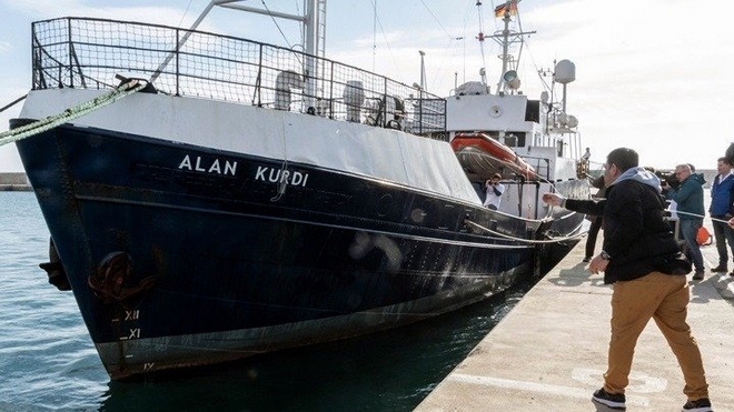 Ιταλία: Το πλοίο διάσωσης Alan Kurdi εισήλθε στα ύδατα της χώρας χωρίς άδεια με 88 μετανάστες