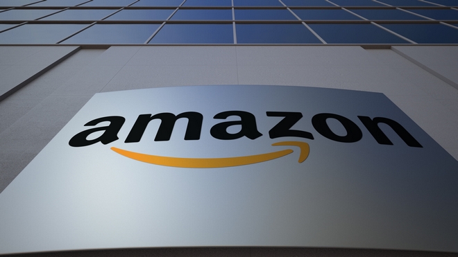 Amazon: Αποσύρει μετά την κατακραυγή χριστουγεννιάτικα στολίδια με το Άουσβιτς