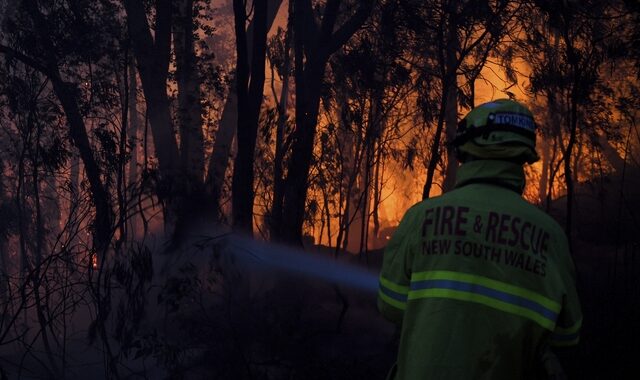 Συναγερμός στην Αυστραλία: Τεράστια φωτιά πλησιάζει στο Σίδνεϊ