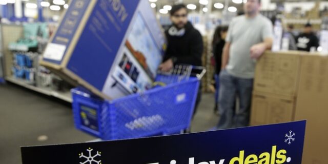 Black Friday vs Cyber Monday: Ποια η διαφορά τους – Τι να προσέξετε