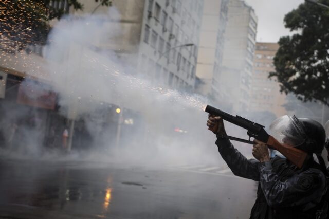 Σάλος στη Βραζιλία: Ο Μπολσονάρου ζητά προστασία για αστυνομικούς που σκοτώνουν