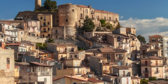 Αυτή η πόλη προσφέρει σπίτια δωρεάν για να προσελκύσει νέους κατοίκους