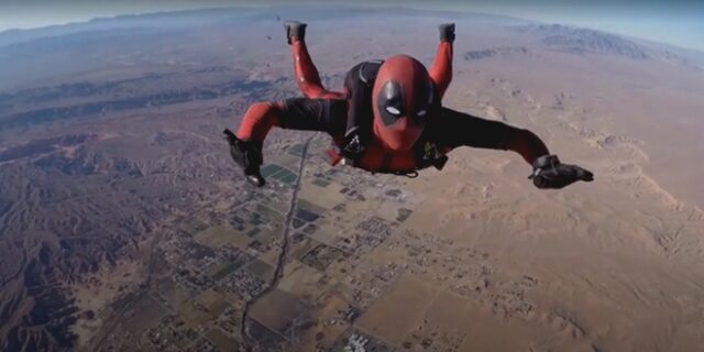 Ντύθηκε Deadpool και πήδηξε από τα 3.600 μέτρα