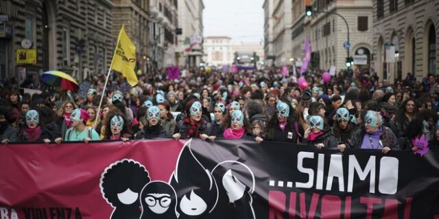 Ιταλία: Χιλιάδες διαδηλωτές κατά της σεξουαλικής βίας και της γυναικοκτονίας