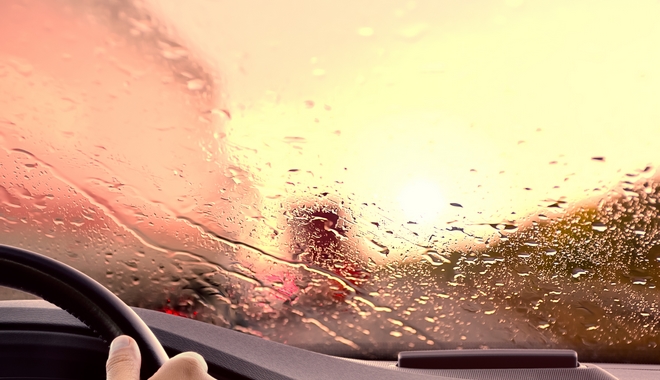 Χρυσοί κανόνες οδήγησης κατά τη διάρκεια της βροχής