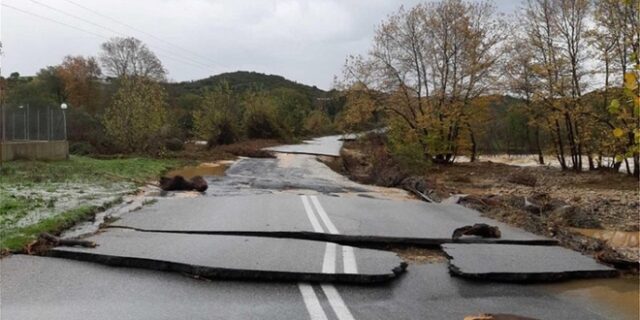 Καιρός: Κακοκαιρία στη Χαλκιδική – Έσπασαν δρόμοι, εκκενώθηκε σχολείο