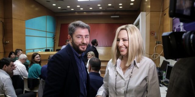 Η Φώφη πετάει το γάντι στον Νίκο Ανδρουλάκη