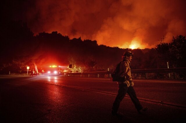 Φωτιά στην Καλιφόρνια: Απειλούνται κατοικίες – Απομακρύνθηκαν 2.000 άνθρωποι