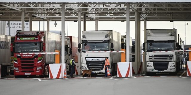Γαλλία: Βρέθηκαν 31 Πακιστανοί μέσα σε φορτηγό – Υπό κράτηση ο οδηγός