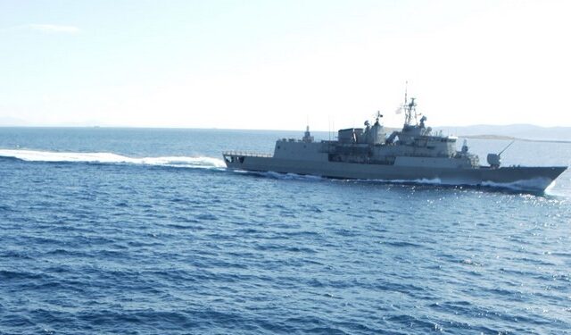 Λιβύη: Τουρκική φρεγάτα συνόδευσε φορτηγό πλοίο που μετέφερε θωρακισμένα άρματα