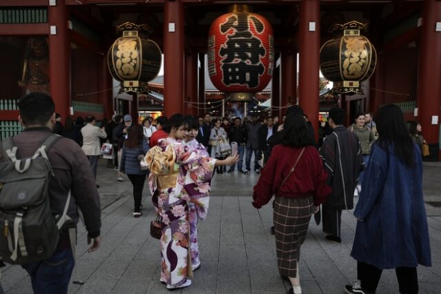 Ιαπωνία: Πολυκατάστημα υποχρεώνει υπαλλήλους με περίοδο να φορούν κονκάρδα!