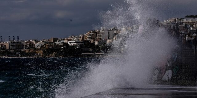 Καιρός: Κακοκαιρία με καταιγίδες και ισχυρούς ανέμους την Τετάρτη