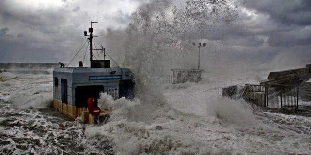 Καιρός: Χαλάζι και ισχυροί άνεμοι σε Ιόνιο και Ήπειρο – Ποιες ώρες θα εκδηλωθούν τα έντονα φαινόμενα