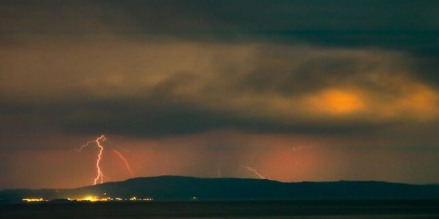 Επέλαση κακοκαιρίας: Καταιγίδες και άνεμοι έως 11 μποφόρ σε Ιόνιο – Δυτική Ελλάδα