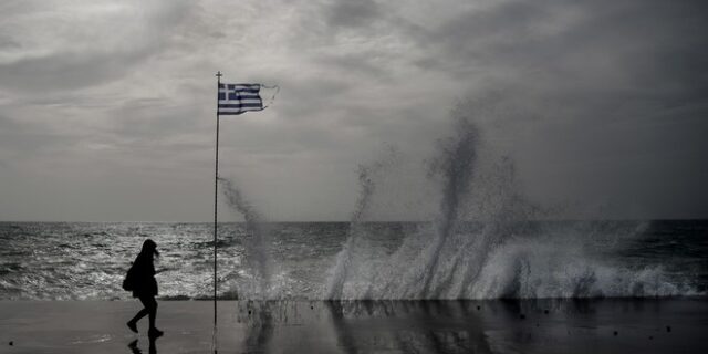 Κακοκαιρία Αθηνά: Άρχισε η επέλασή της στη χώρα –  Πού θα είναι κλειστά τα σχολεία σήμερα