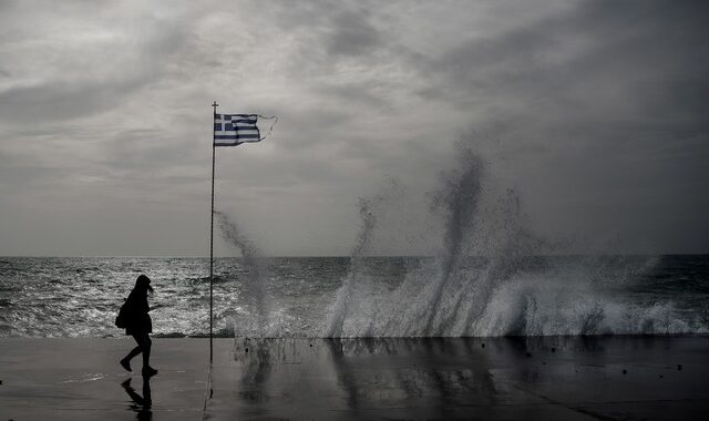 Κακοκαιρία: Σε ισχύ το έκτακτο δελτίο – Πώς επηρεάζονται Αθήνα και Θεσσαλονίκη