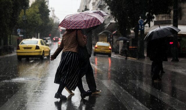 Χαλάει ο καιρός: Έρχονται βροχές και καταιγίδες από τα δυτικά