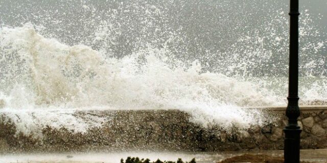 Καιρός: Ισχυρές καταιγίδες και θυελλώδεις άνεμοι την Κυριακή – Πόσο θα διαρκέσει το νέο κύμα κακοκαιρίας