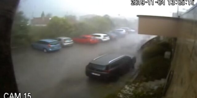 Βίντεο: Η στιγμή που ανεμοστρόβιλος σαρώνει την Καλαμάτα