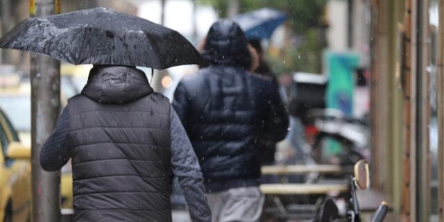 Καιρός: Βροχές και καταιγίδες από Δευτέρα