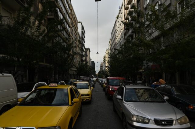Κίνηση στους δρόμους: “Χάος” στο κέντρο – Κυκλοφοριακές ρυθμίσεις στην Κατεχάκη λόγω συγκέντρωσης