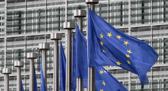 Κορονοϊός: Η Κομισιόν συστήνει ομάδα επιστημόνων για τον συντονισμό της ΕΕ