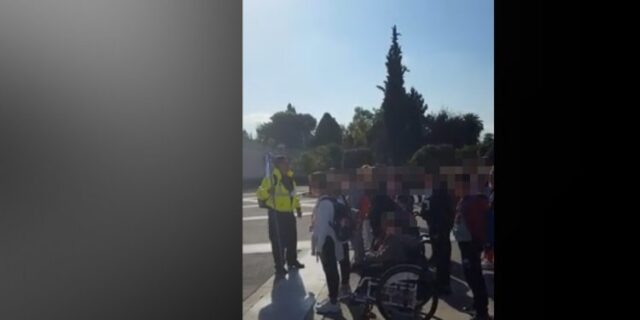 Σύνταγμα: Κρητικός δάσκαλος πέρασε παιδάκια Δημοτικού για στρατιωτάκια