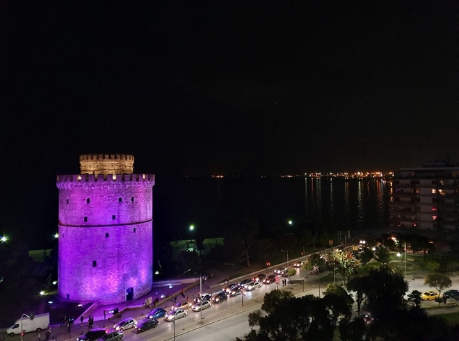 Θεσσαλονίκη: Στα μωβ ο Λευκός Πύργος για τα πρόωρα παιδιά