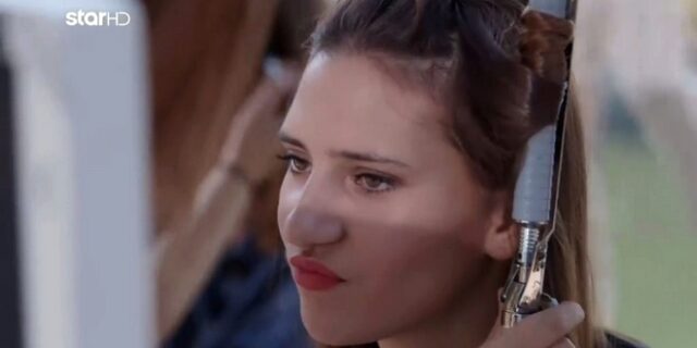 GNTM2: Αυτά συμβαίνουν όταν η Μαρία προσπαθεί να βαφτεί μόνη της